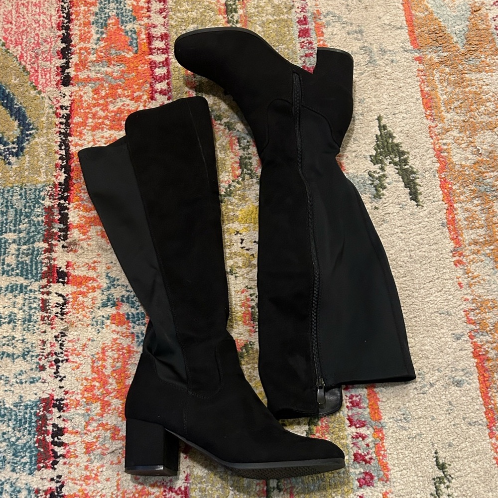 Dream Pairs Black Suede Thigh High Boots. Size 8.5